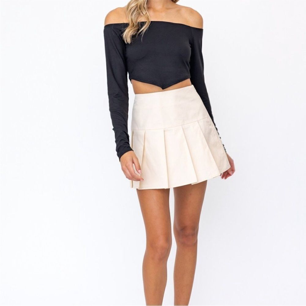 LE LIS Pleated Mini Skirt Small Cream Beige Preppy Tennis Schoolgirl Clean Girl‎